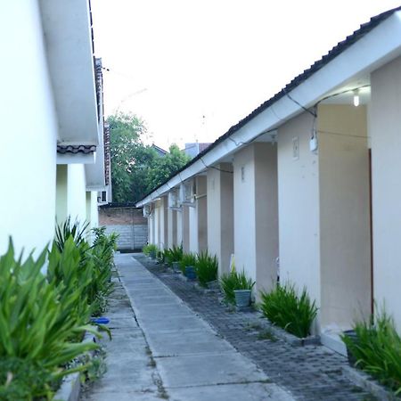 Reddoorz Syariah Plus Near Banyuwangi Airport Екстер'єр фото