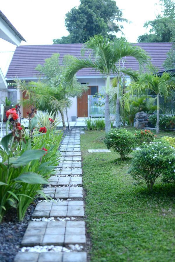 Reddoorz Syariah Plus Near Banyuwangi Airport Екстер'єр фото