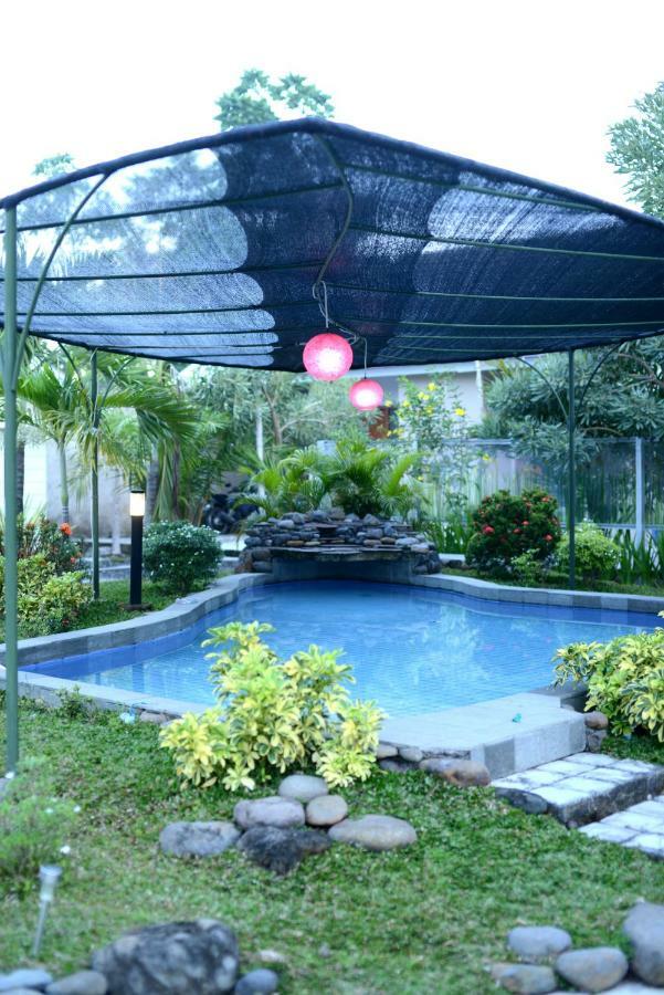 Reddoorz Syariah Plus Near Banyuwangi Airport Екстер'єр фото
