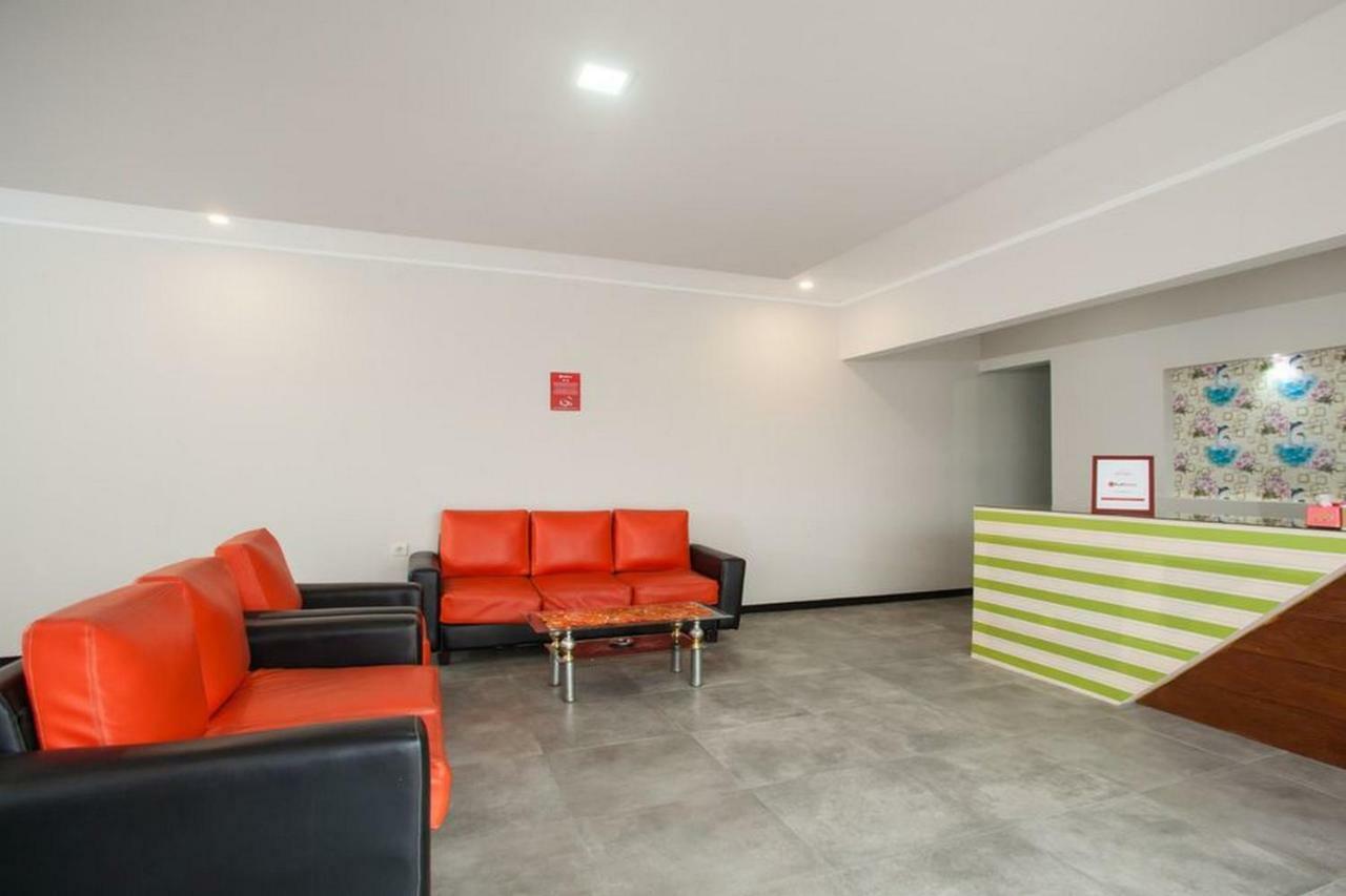 Reddoorz Syariah Plus Near Banyuwangi Airport Екстер'єр фото