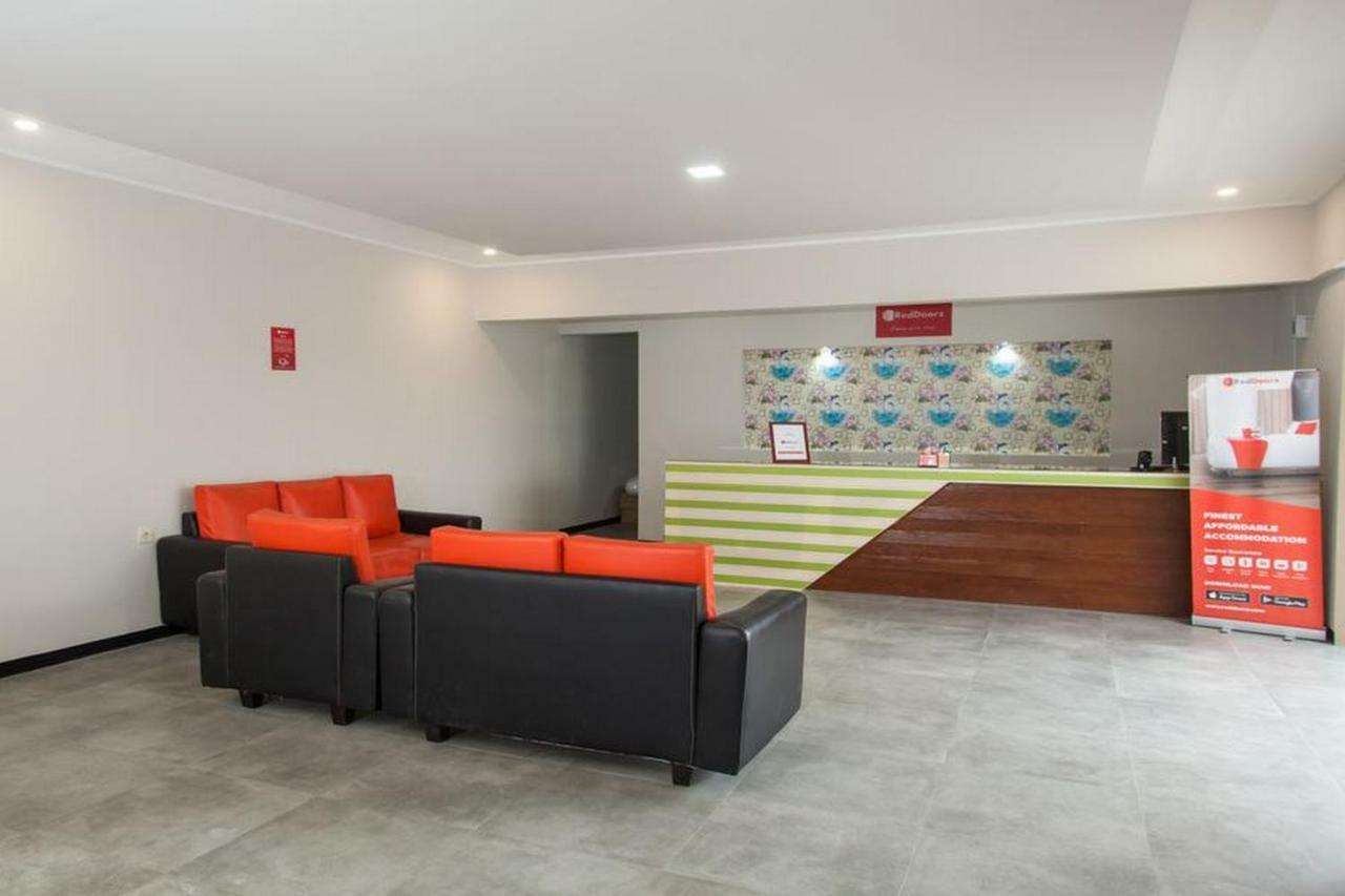 Reddoorz Syariah Plus Near Banyuwangi Airport Екстер'єр фото
